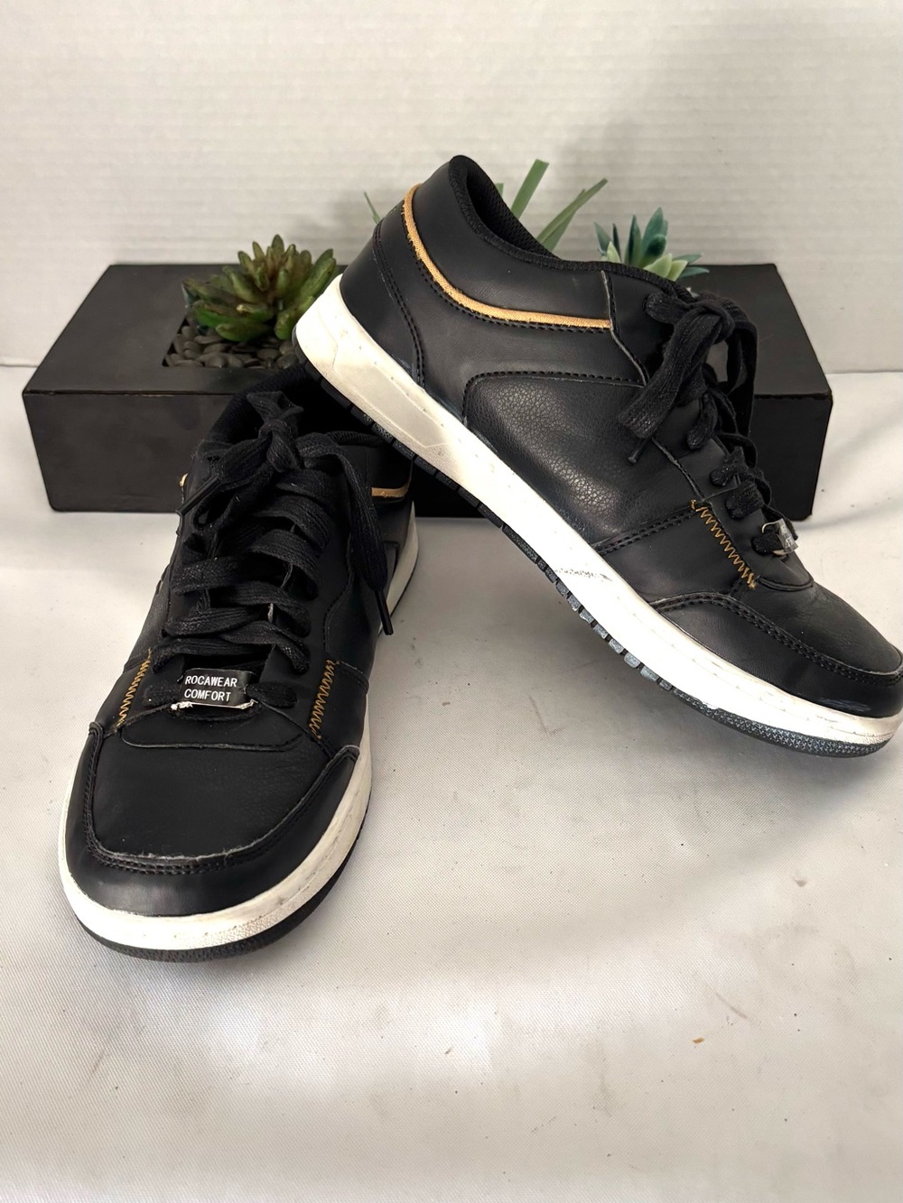 WOMENS ROCAWEAR Black Casual Sneakers Gold tops faux leather court RW logo SZ 8